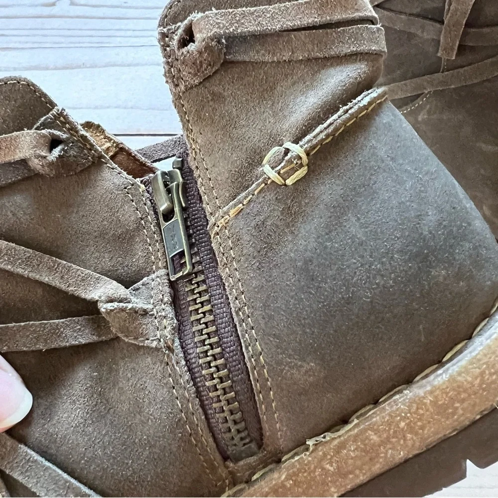 Born Women's Brown Leather Ankle Boots